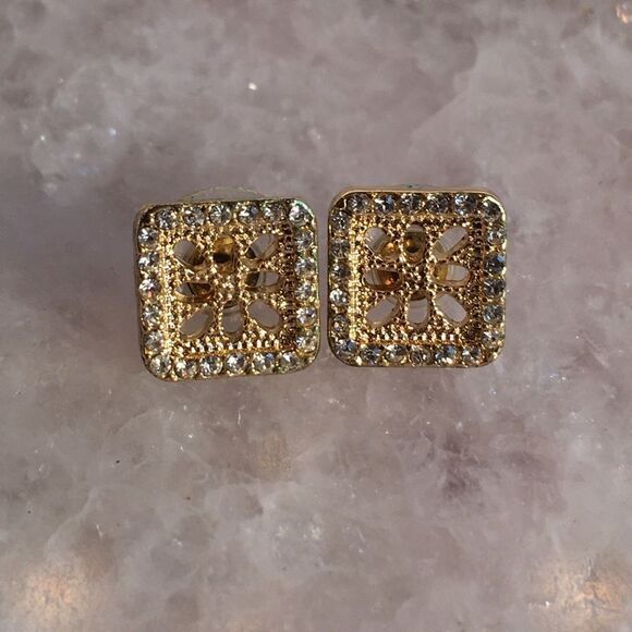 SOME PRETTY Little Earrings Bigger than a Stud! - Picture 13 of 14